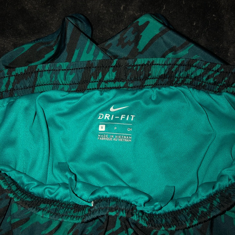 Nike shorts - Picture 3 of 3